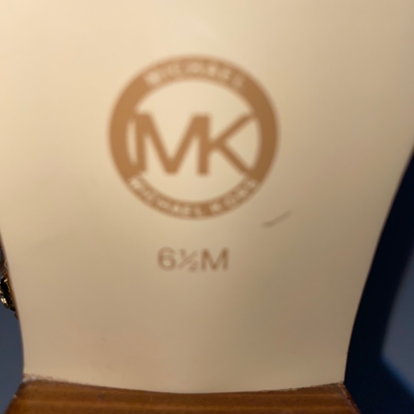 NEW MICHAEL KORS ANKLE BOOTS - Picture 10 of 10